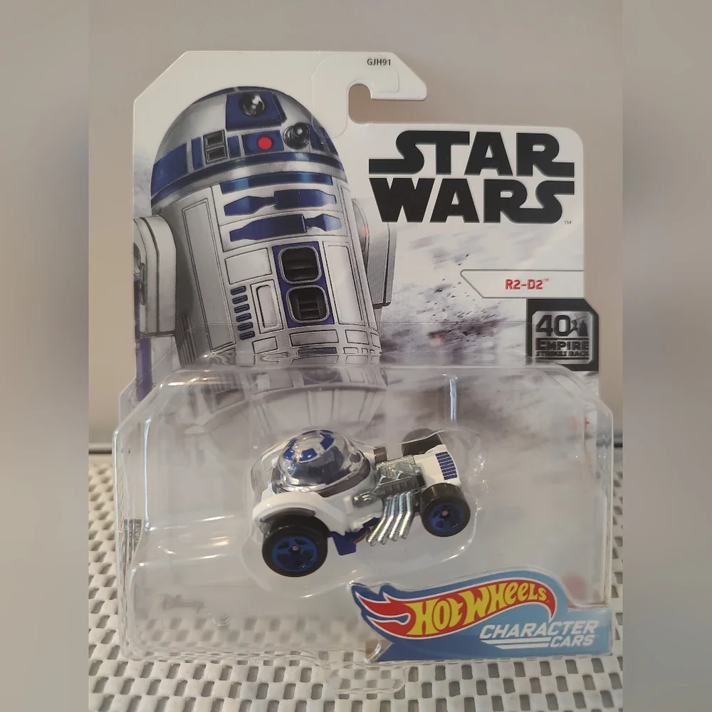 Hot Wheels Character Cars R2-D2 NWT Empire Strikes Back Star Wars Die-Cast 2019